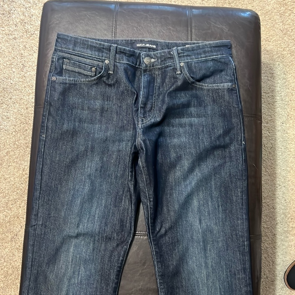 Men’s distressed jeans